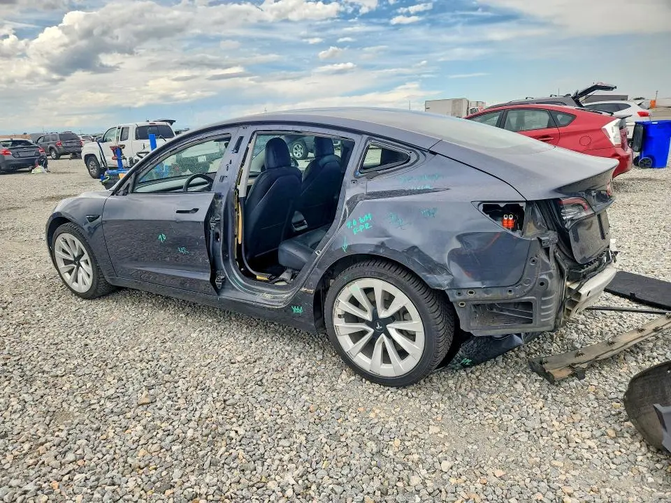 2021 TESLA MODEL 3   