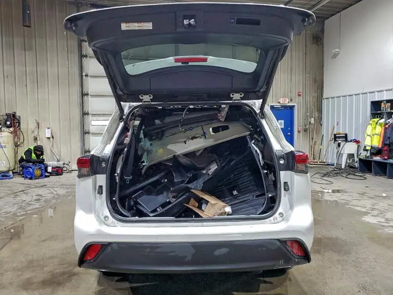 2020 TOYOTA HIGHLANDER XLE  