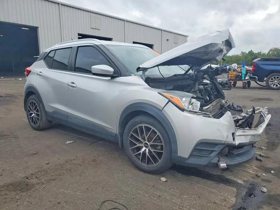 2019 NISSAN KICKS SV  