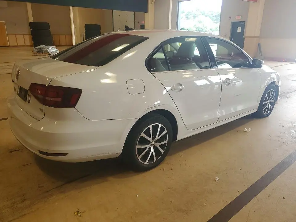 2017 VOLKSWAGEN JETTA SE  