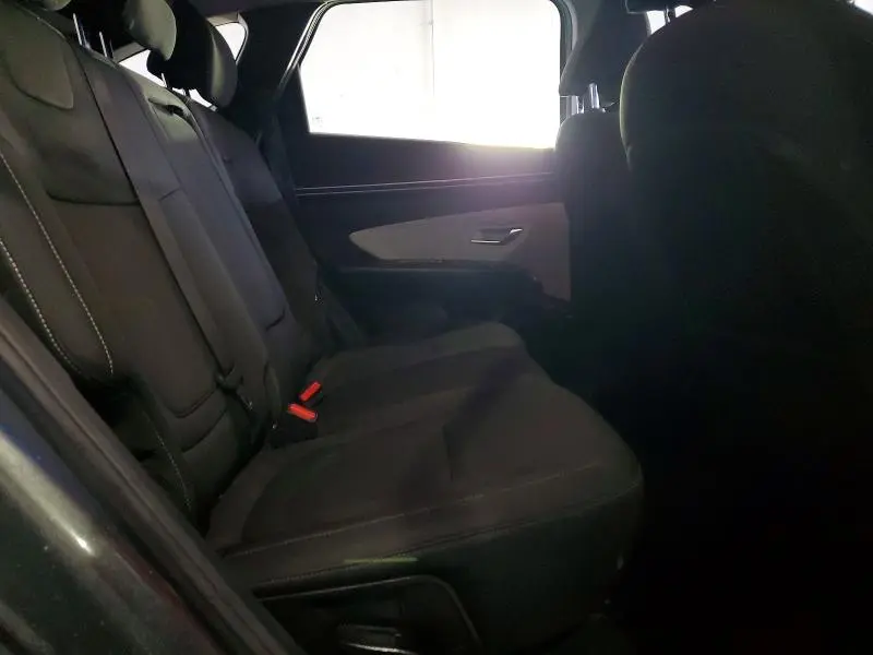 2022 HYUNDAI TUCSON SE  