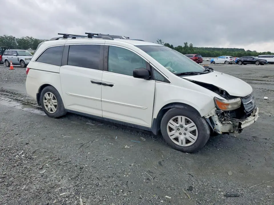 2011 HONDA ODYSSEY LX  