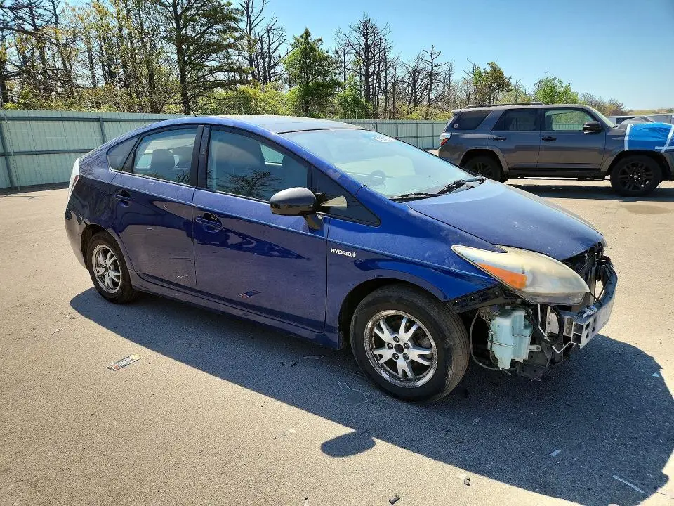 2010 TOYOTA PRIUS III  