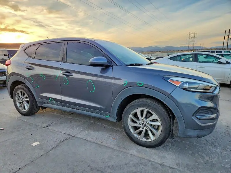 2018 HYUNDAI TUCSON SE  