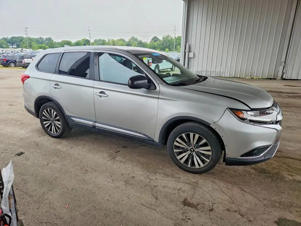 2020 MITSUBISHI OUTLANDER SE  