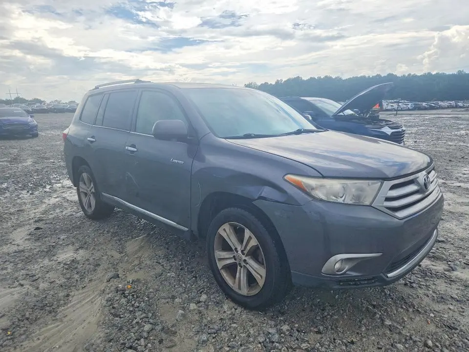 2011 TOYOTA HIGHLANDER LIMITED  