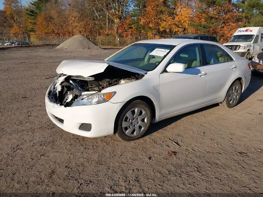 2010 TOYOTA CAMRY LE