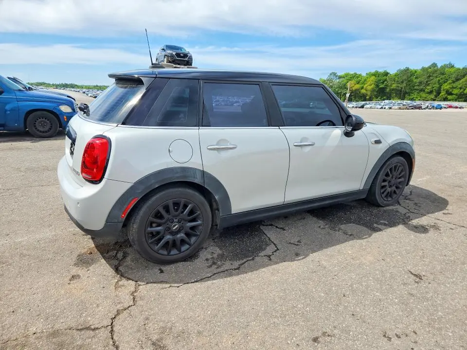2017 MINI COOPER   