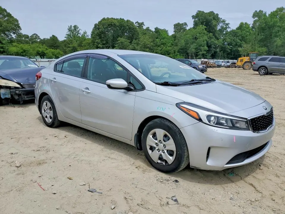 2018 KIA FORTE LX  