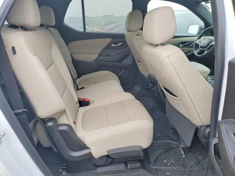 2022 CHEVROLET TRAVERSE LS  