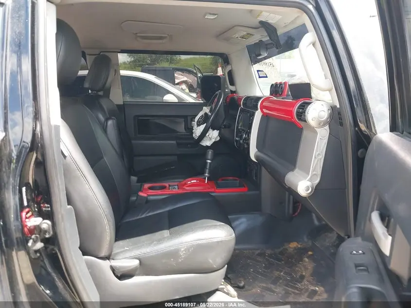 2013 TOYOTA FJ CRUISER  