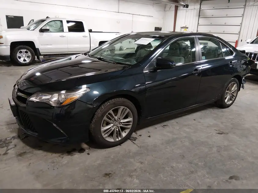 2016 TOYOTA CAMRY SE