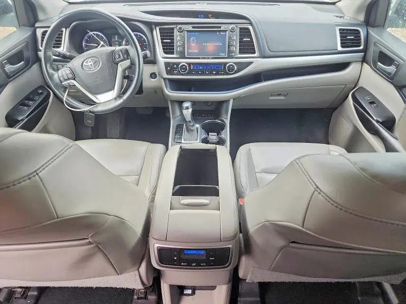 2016 TOYOTA HIGHLANDER XLE  