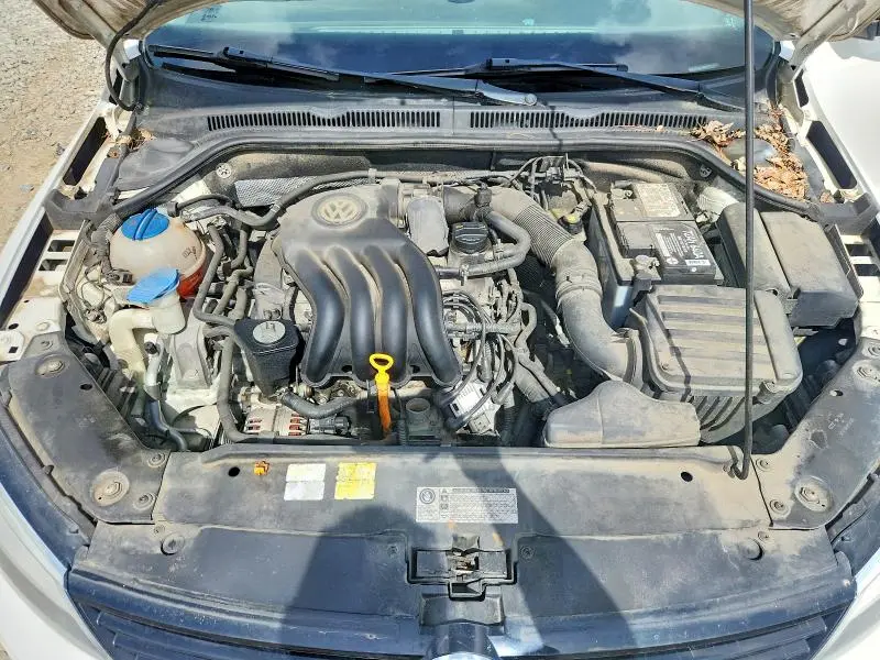 2011 VOLKSWAGEN JETTA BASE  