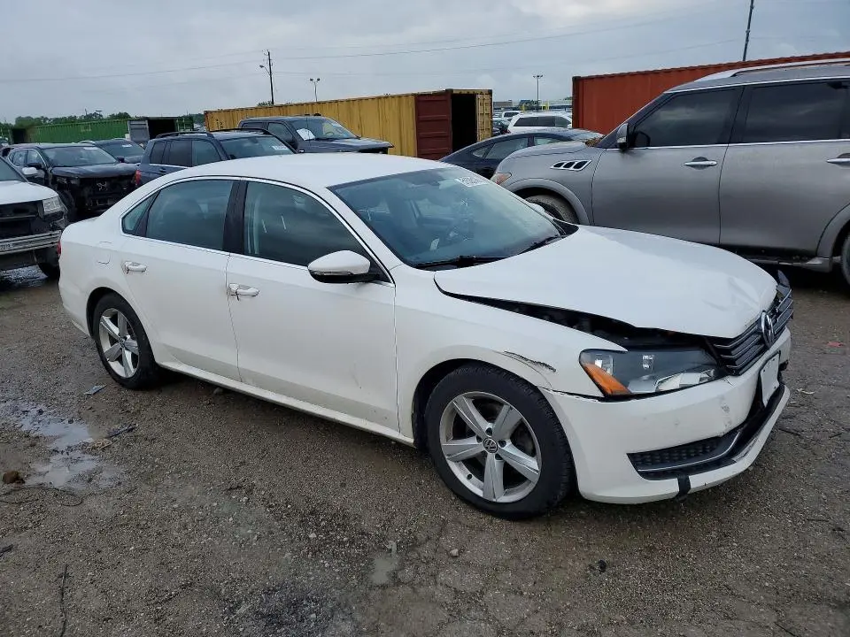 2012 VOLKSWAGEN PASSAT SE  