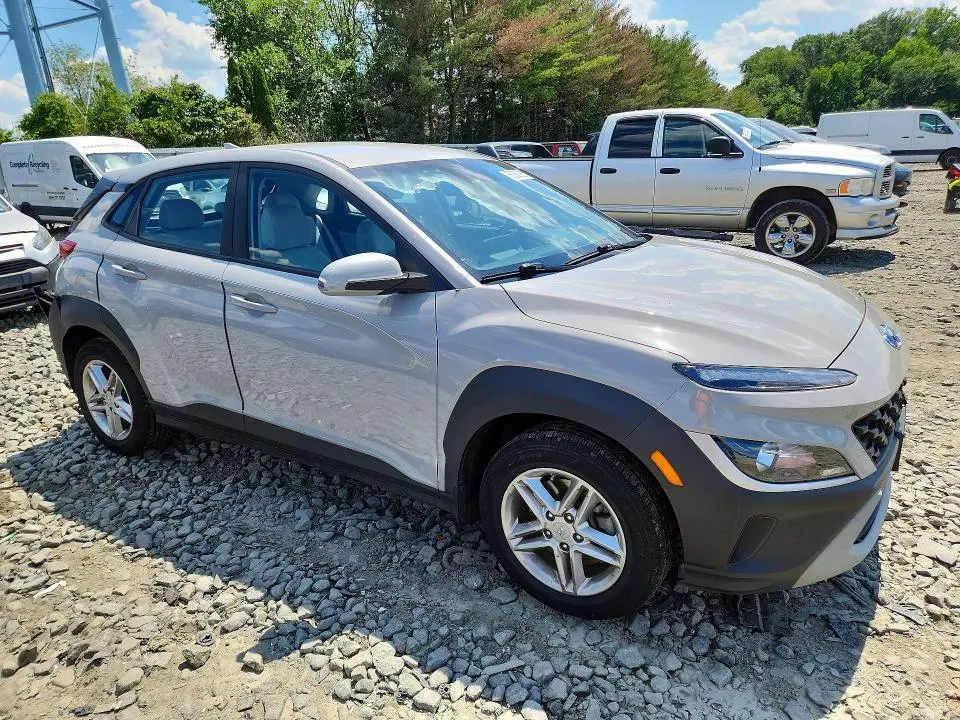 2023 HYUNDAI KONA SE  