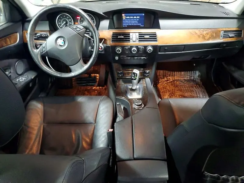 2010 BMW 528 XI  