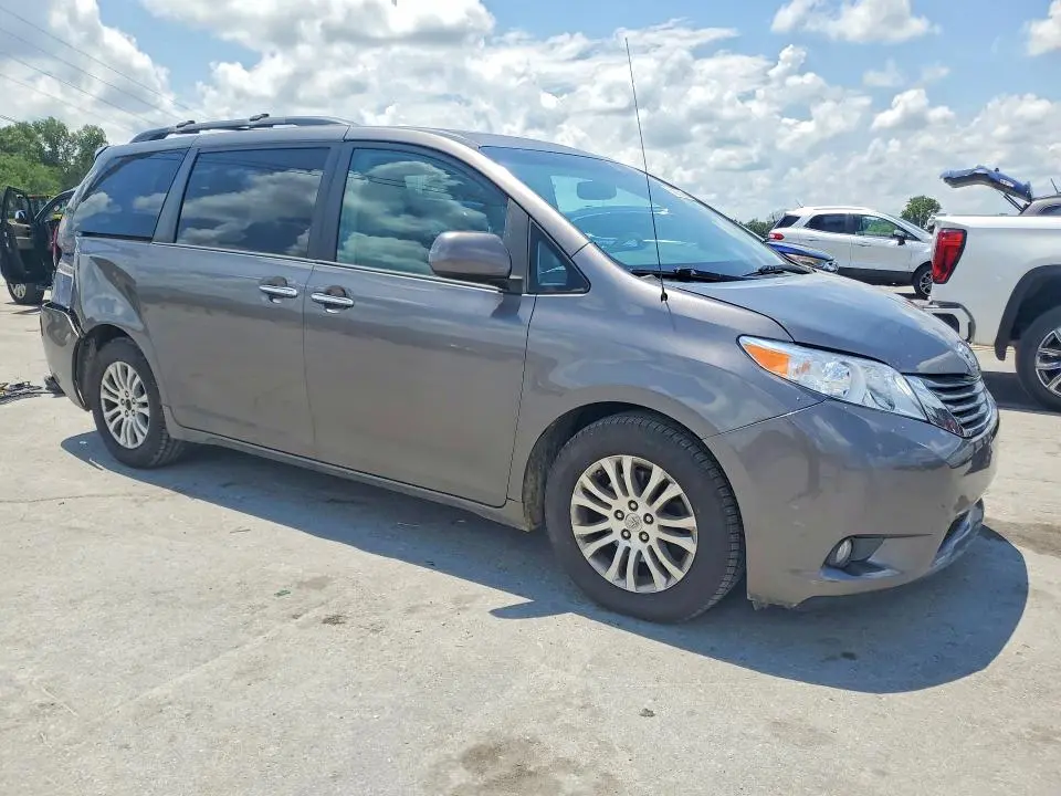 2013 TOYOTA SIENNA XLE 8-PASSENGER  