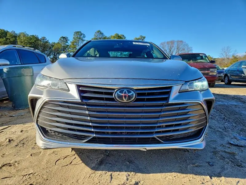 2019 TOYOTA AVALON XLE  
