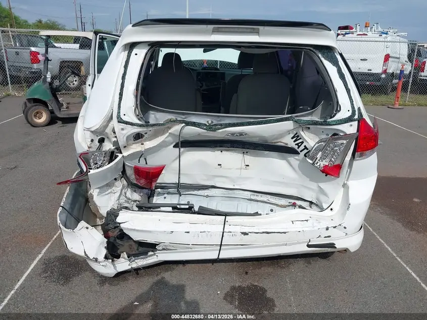2013 TOYOTA SIENNA L V6 7 PASSENGER
