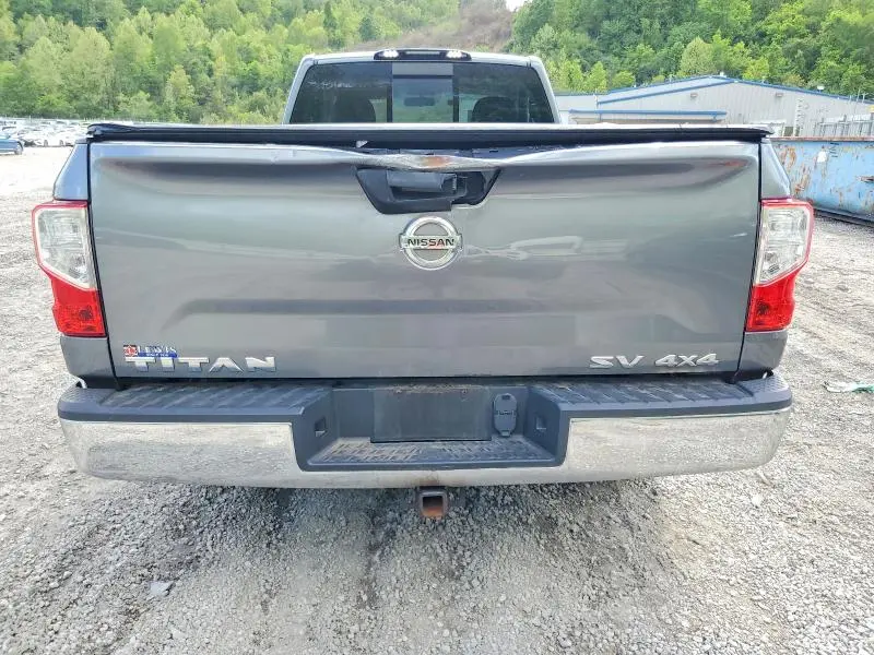 2017 NISSAN TITAN SV  