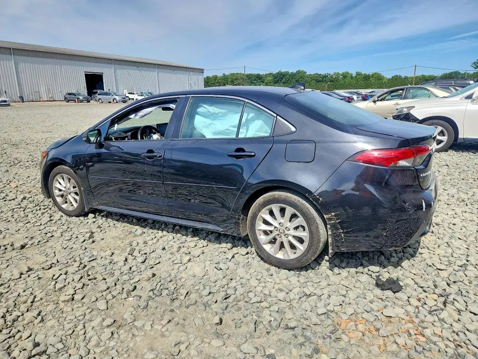 2021 TOYOTA COROLLA XLE  
