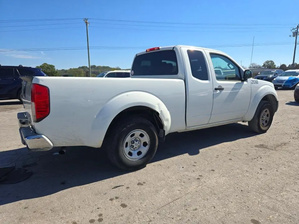 2015 NISSAN FRONTIER S  