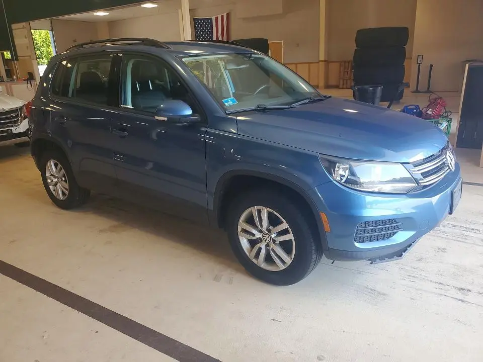 2017 VOLKSWAGEN TIGUAN S  