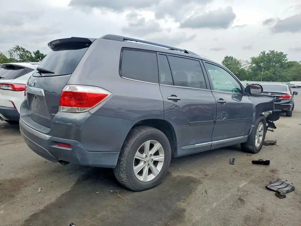 2013 TOYOTA HIGHLANDER PLUS  