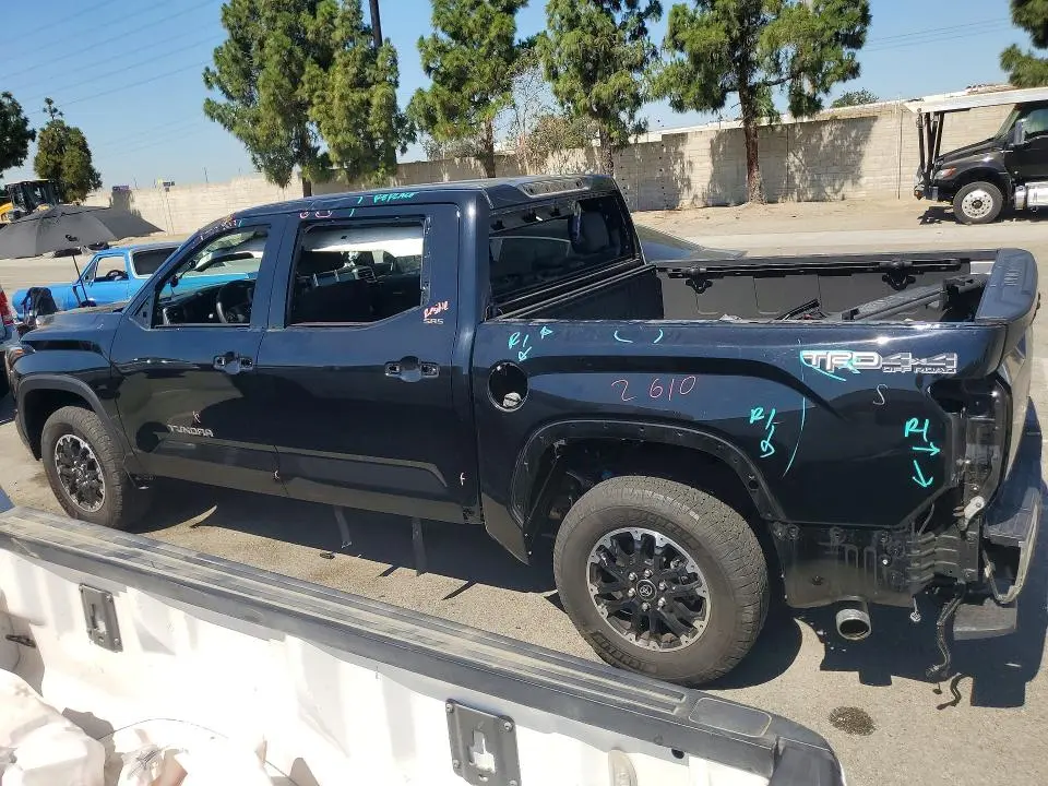 2025 TOYOTA TUNDRA SR5  
