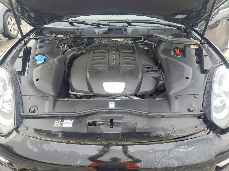 2016 PORSCHE CAYENNE   