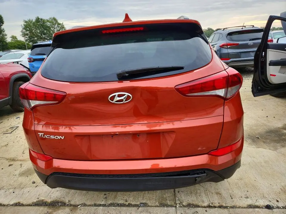 2017 HYUNDAI TUCSON SE PLUS  