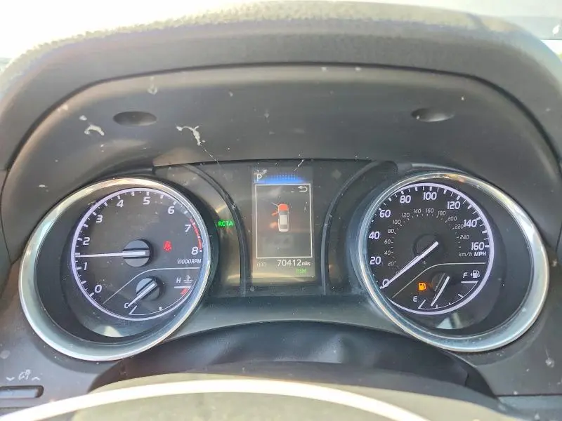 2019 TOYOTA CAMRY SE  