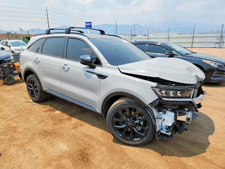 2022 KIA SORENTO SX  
