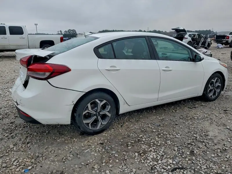 2017 KIA FORTE LX  