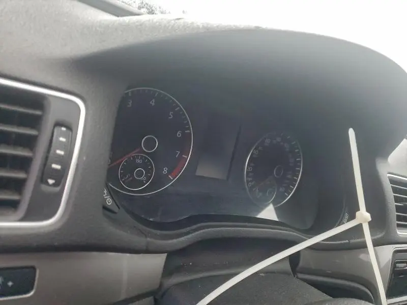 2015 VOLKSWAGEN PASSAT S  