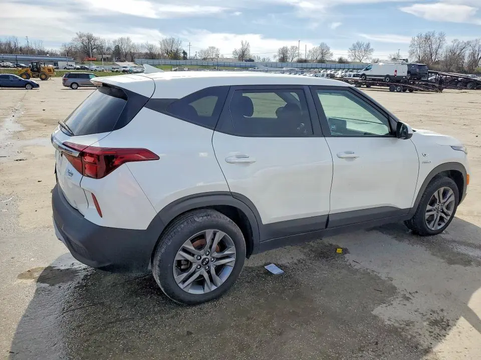2021 KIA SELTOS LX  