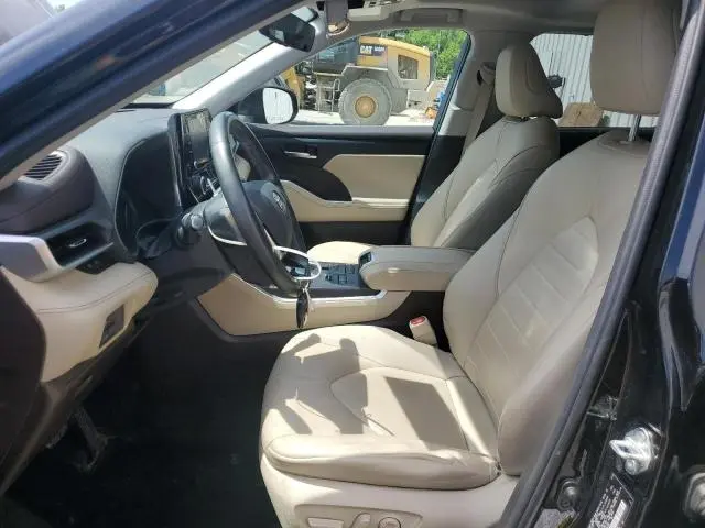 2020 TOYOTA HIGHLANDER XLE  