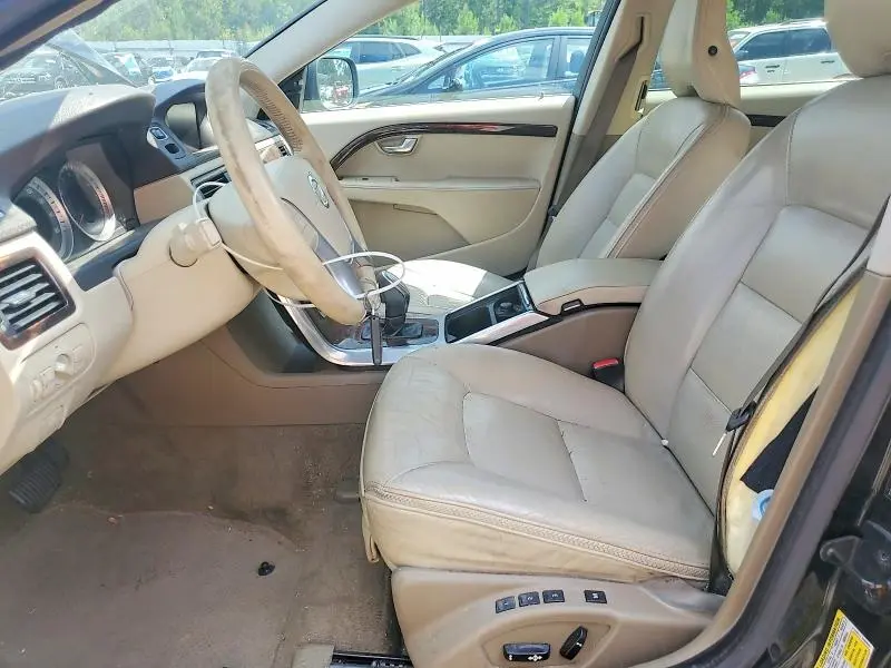 2013 VOLVO XC70 3.2  