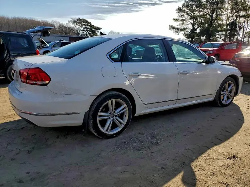 2015 VOLKSWAGEN PASSAT SE  