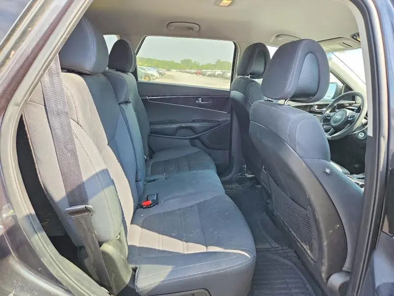 2016 KIA SORENTO LX  