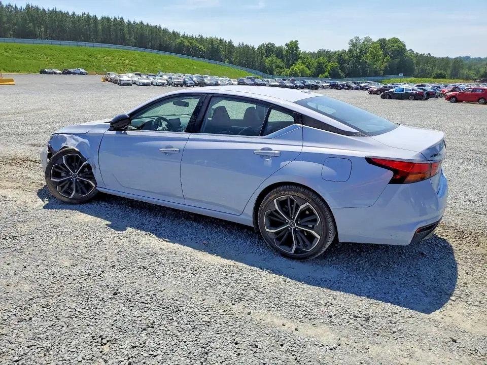 2023 NISSAN ALTIMA SR  