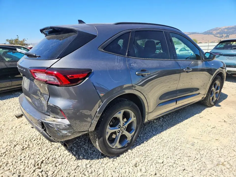 2023 FORD ESCAPE ST LINE  