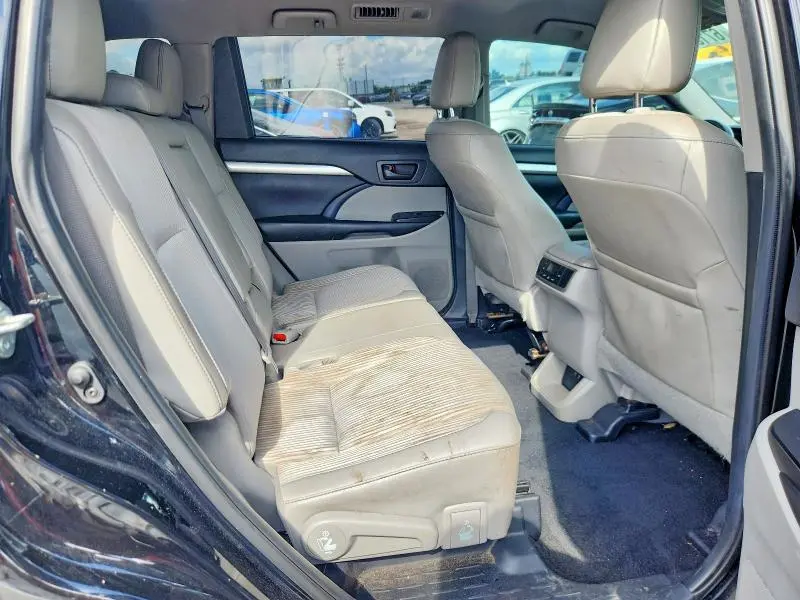 2019 TOYOTA HIGHLANDER LE PLUS  
