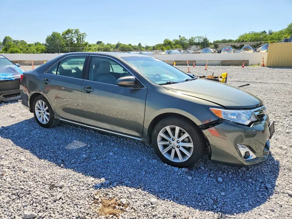 2014 TOYOTA CAMRY XLE  