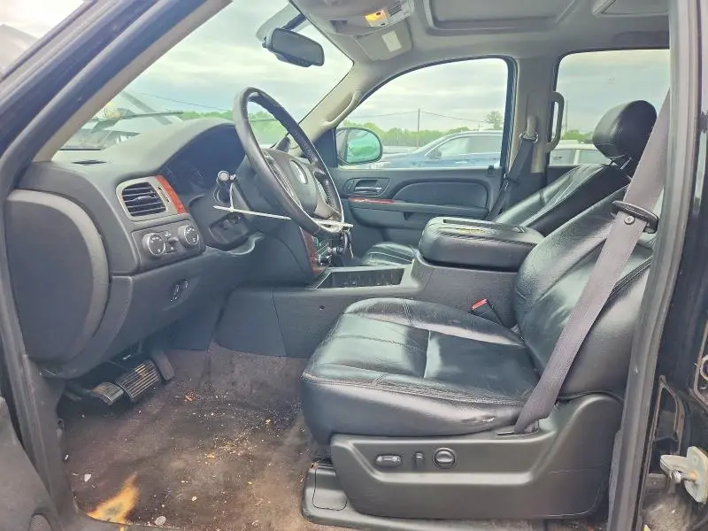 2011 CHEVROLET TAHOE K1500 LT  