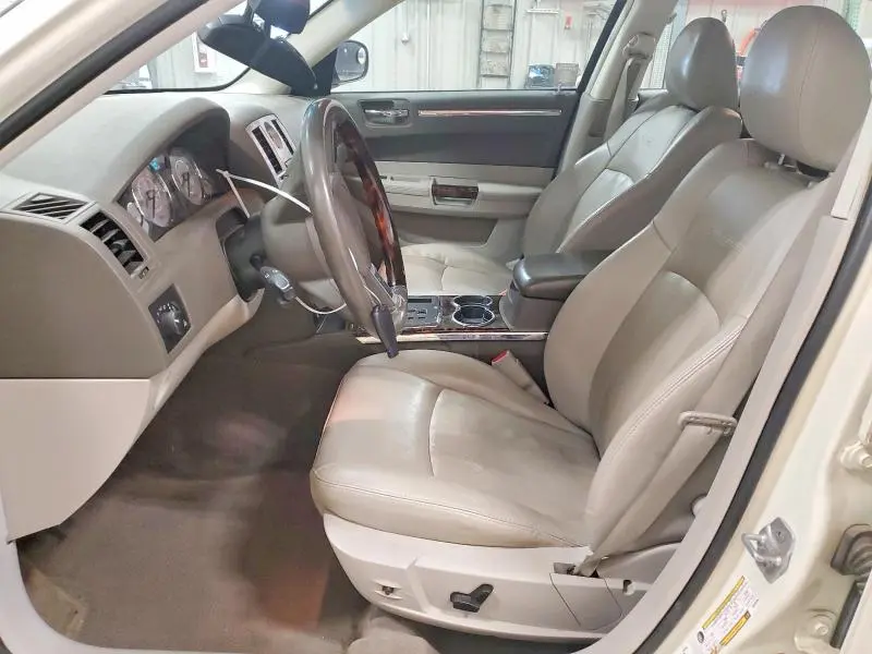 2010 CHRYSLER 300C   