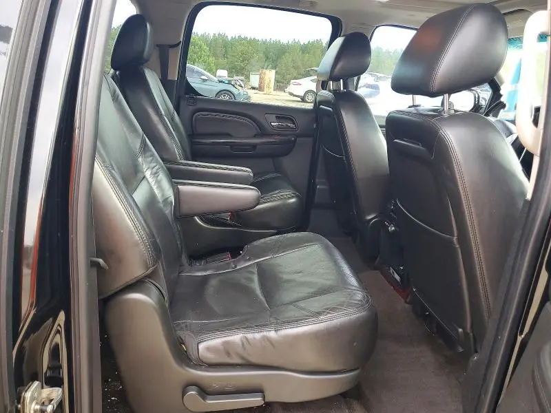 2011 CADILLAC ESCALADE ESV PREMIUM  