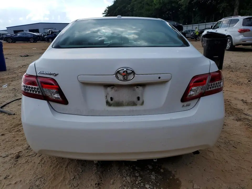 2011 TOYOTA CAMRY LE  
