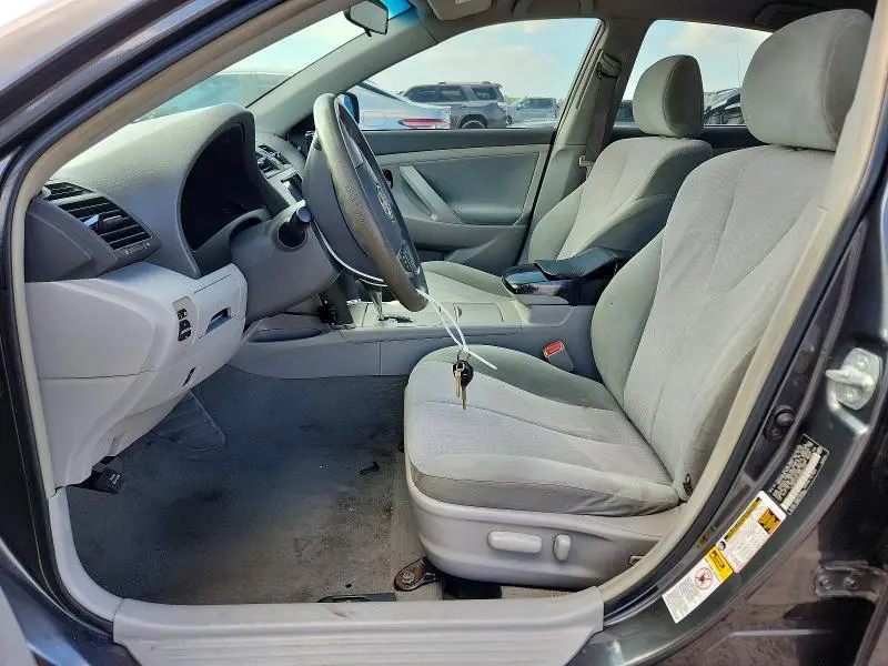 2010 TOYOTA CAMRY LE  